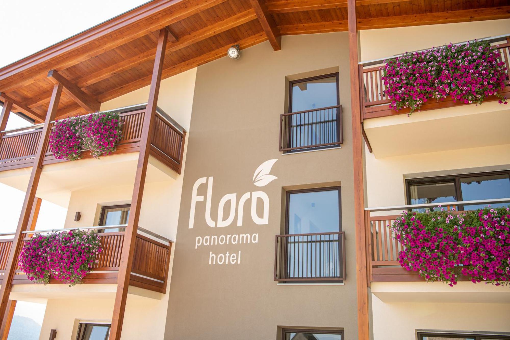 Panorama Hotel Flora Villandro Luaran gambar